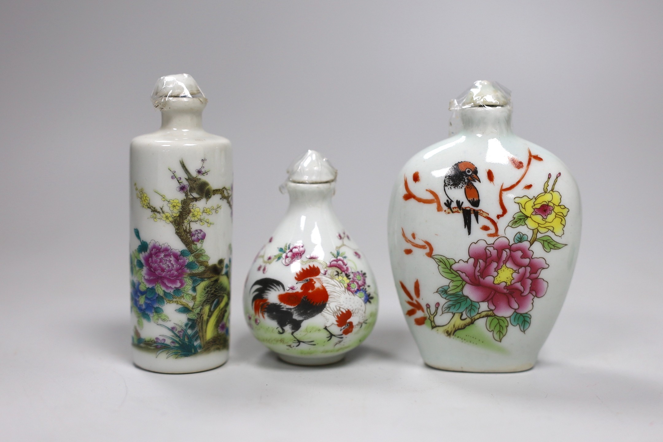 Six assorted Chinese snuff bottles, Tallest 13.5 cm